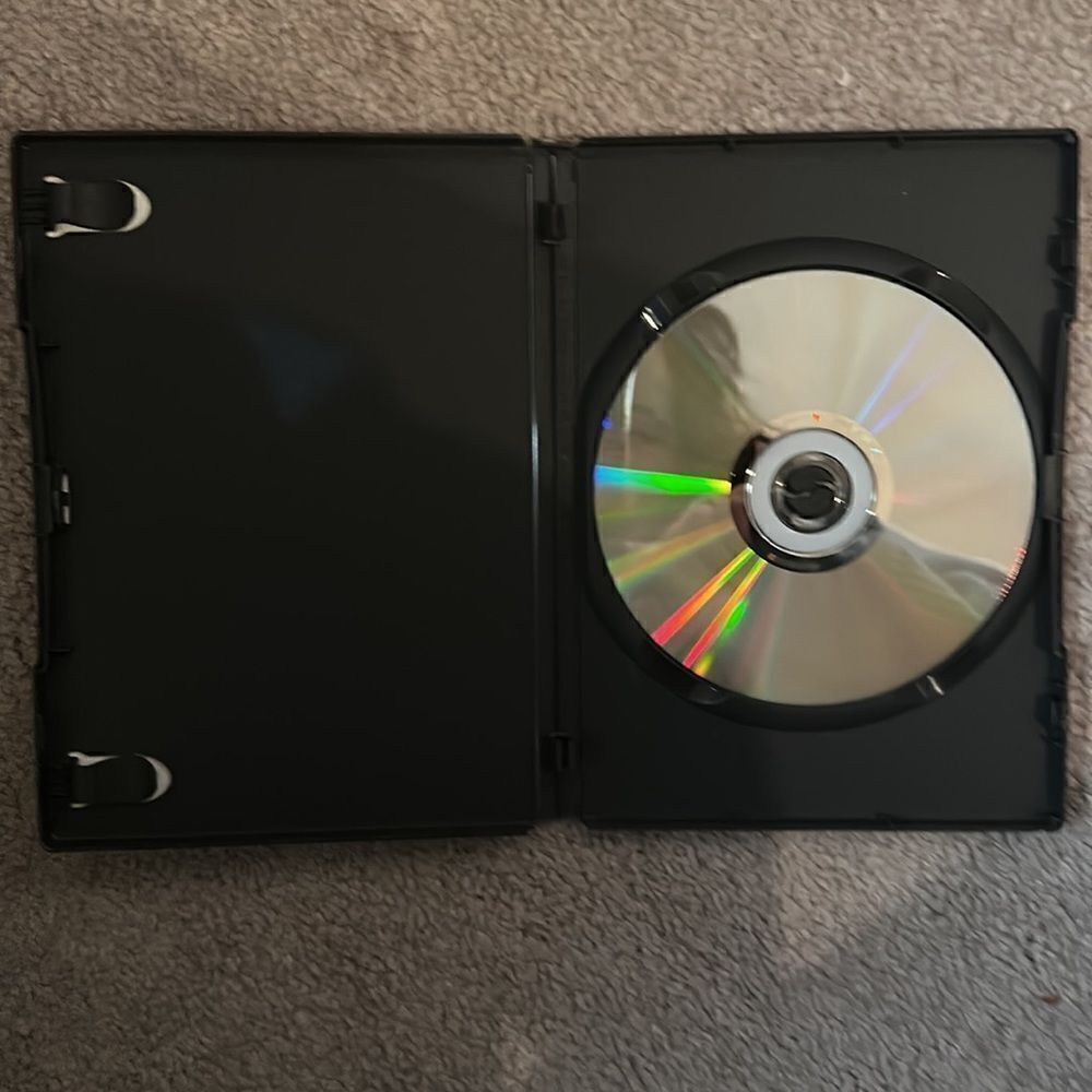 “Bound” Widescreen DVD! - Picture 4 of 5